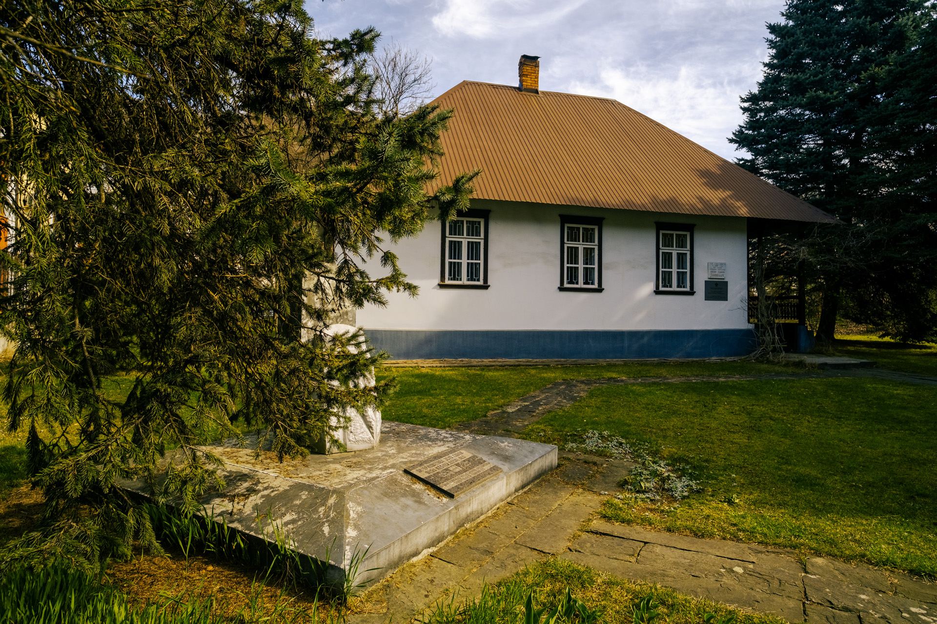 Дом-музей Антона (Хансена) Таммсааре. Адрес — Краснодарский край., г. Сочи,  с. Эстосадок, ул. Эстонская, д. 35. Фото, режим работы, афиша и события.  Официальный сайт — Visit Sochi